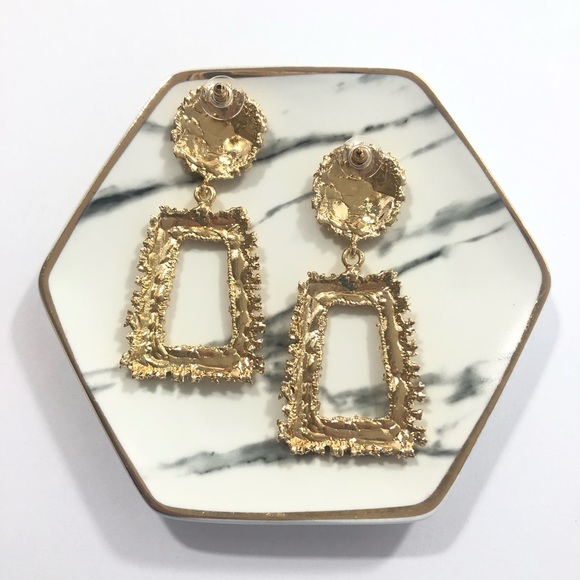 *Gold Door Knockers Shiny Boutique Earring Studs - Picture 6 of 6